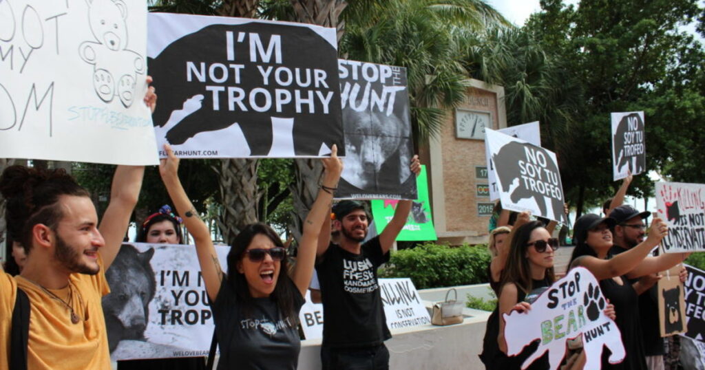 anti hunting protest e1548810543303